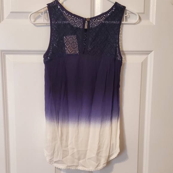 Junior's Sleeveless Blouse - Picture 2 of 4